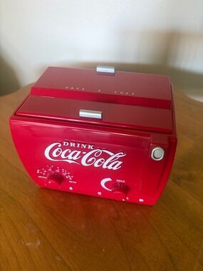 Coca-Cola Red Mini Retro Radio